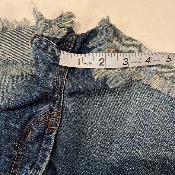 Free People Denim Cut Off Shorts Size 24 Frayed Hem - Picture 6 of 16